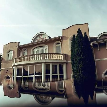 Târgu-Mureş Pension La Cupola מראה חיצוני תמונה
