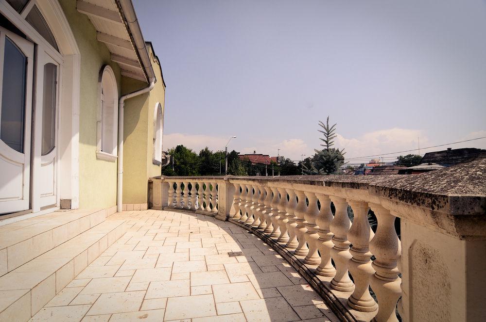 Târgu-Mureş Pension La Cupola מראה חיצוני תמונה