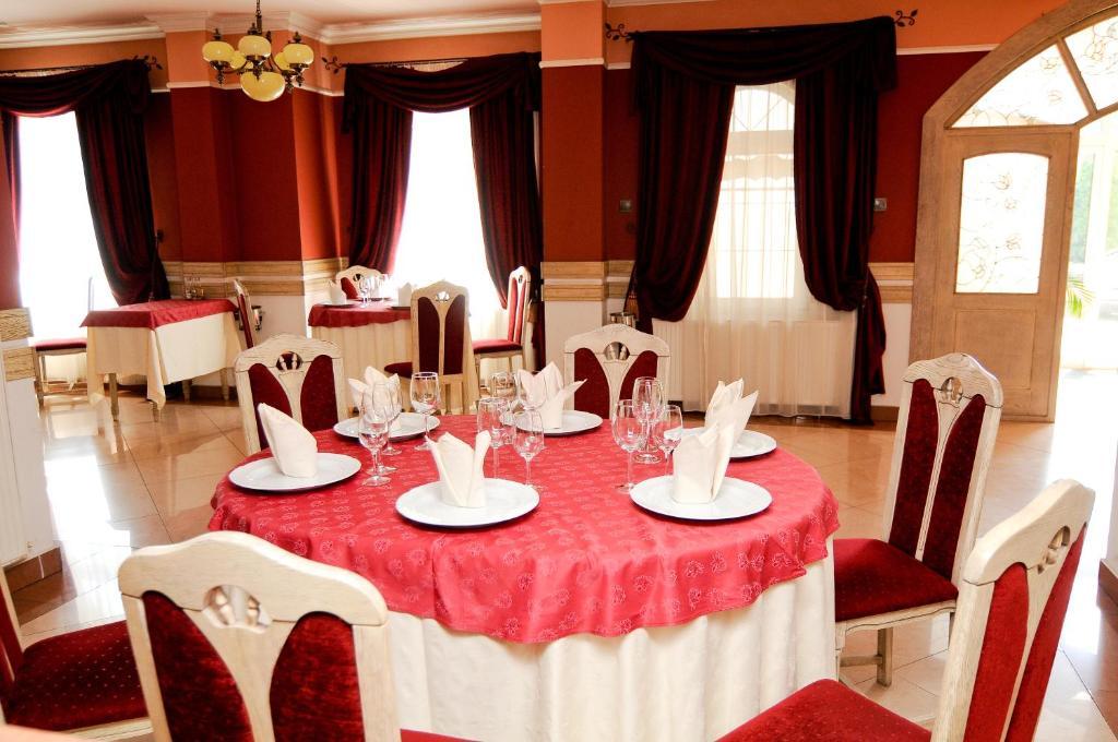 Târgu-Mureş Pension La Cupola מראה חיצוני תמונה