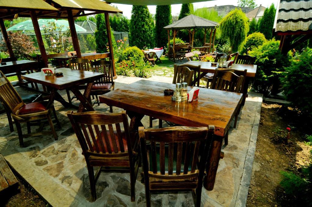 Târgu-Mureş Pension La Cupola מראה חיצוני תמונה