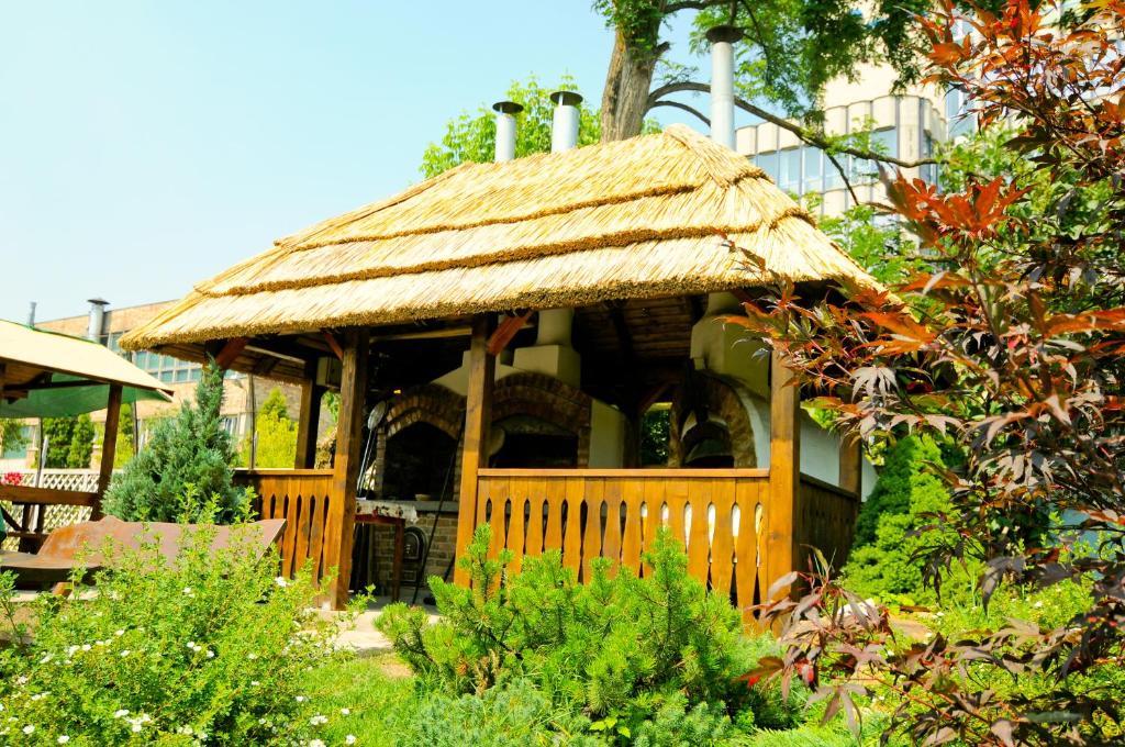 Târgu-Mureş Pension La Cupola מראה חיצוני תמונה