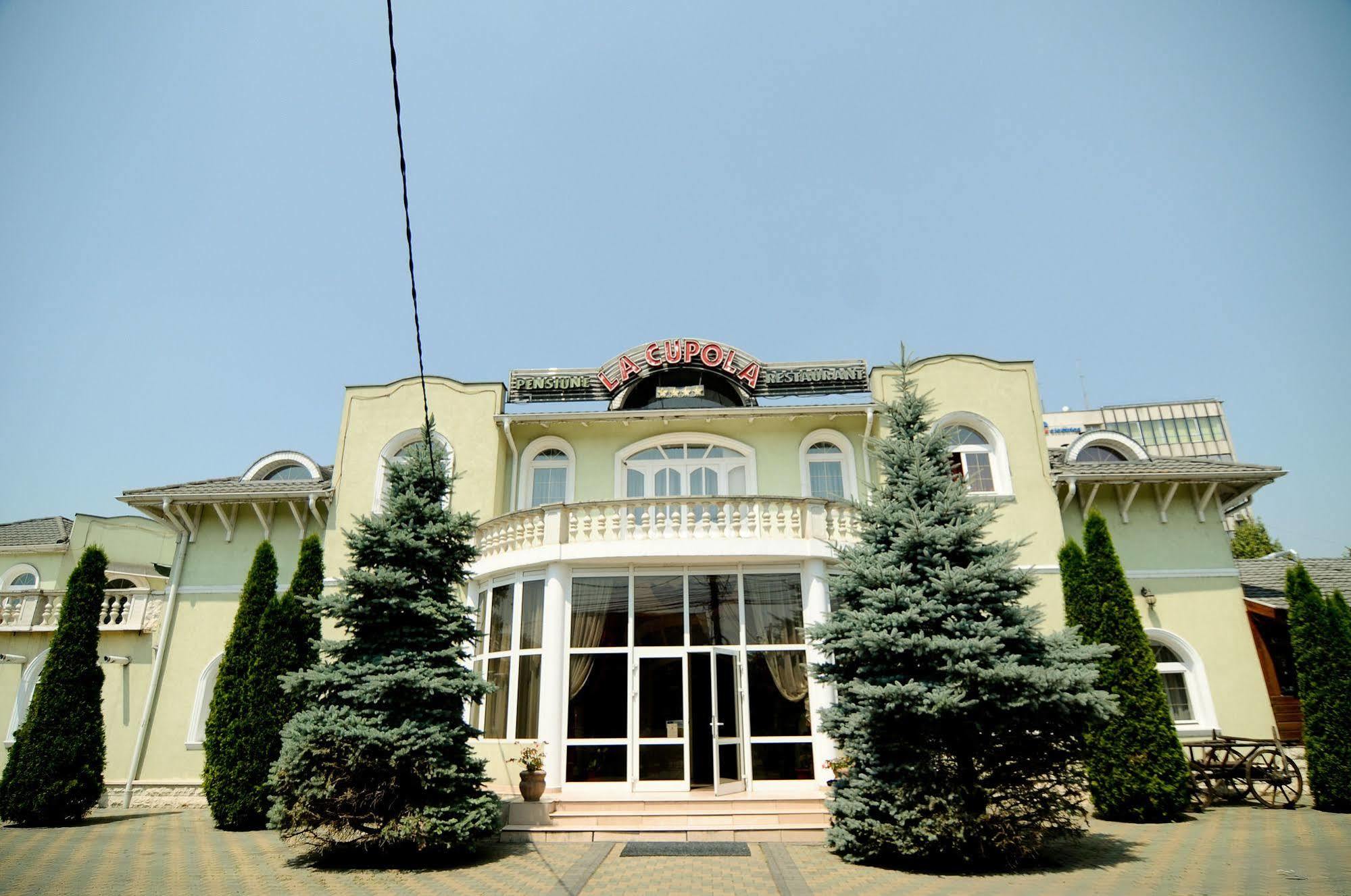 Târgu-Mureş Pension La Cupola מראה חיצוני תמונה