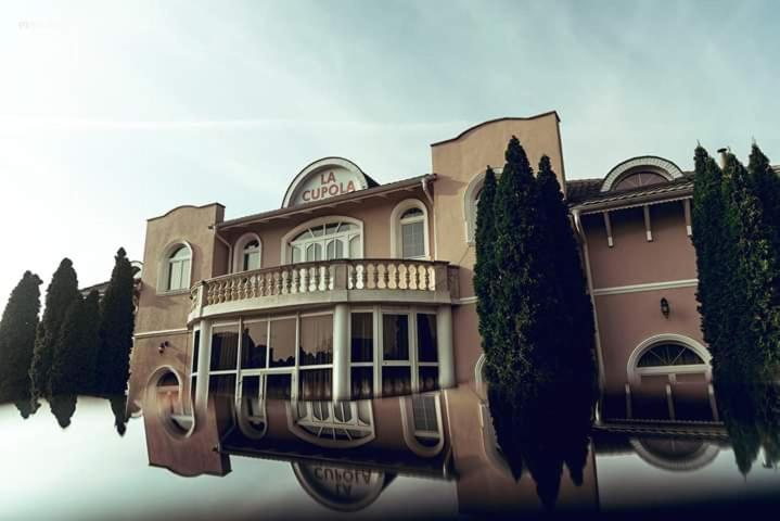 Târgu-Mureş Pension La Cupola מראה חיצוני תמונה